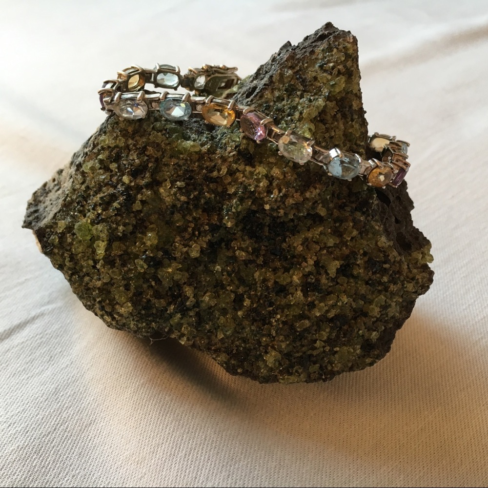 Vintage Lady Remington Bracelet - Picture 10 of 10